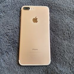 iphone 7 plus with phone case 