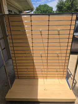 Wall-Facing Slatwall Gondola Display Stand / Single Sided Rack