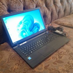 Laptop Toshiba Satellite C55-C-Intel Core i5-8gb Ram-128gb HD SSD Solid-go-od For Studen-ts.