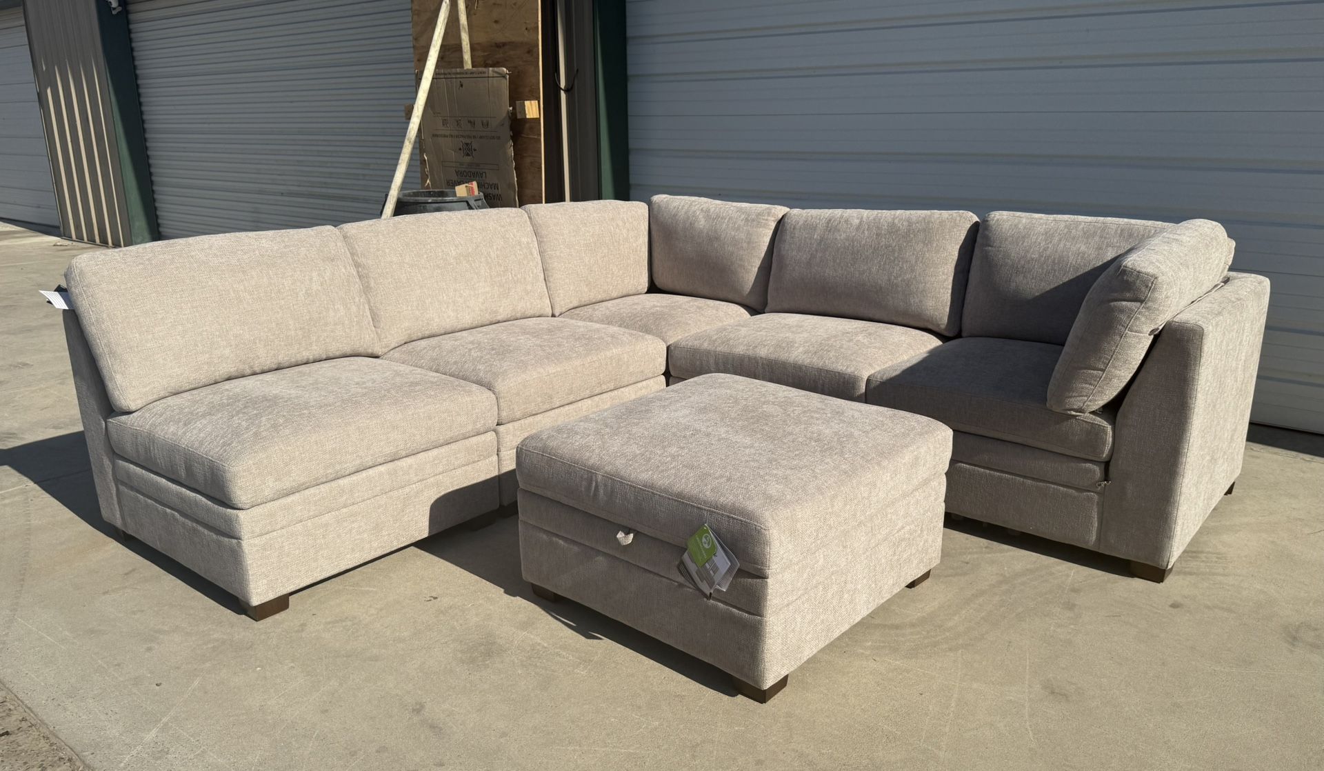 6 PIECE MODULAR SECTIONAL WITH STORAGE OTTOMAN