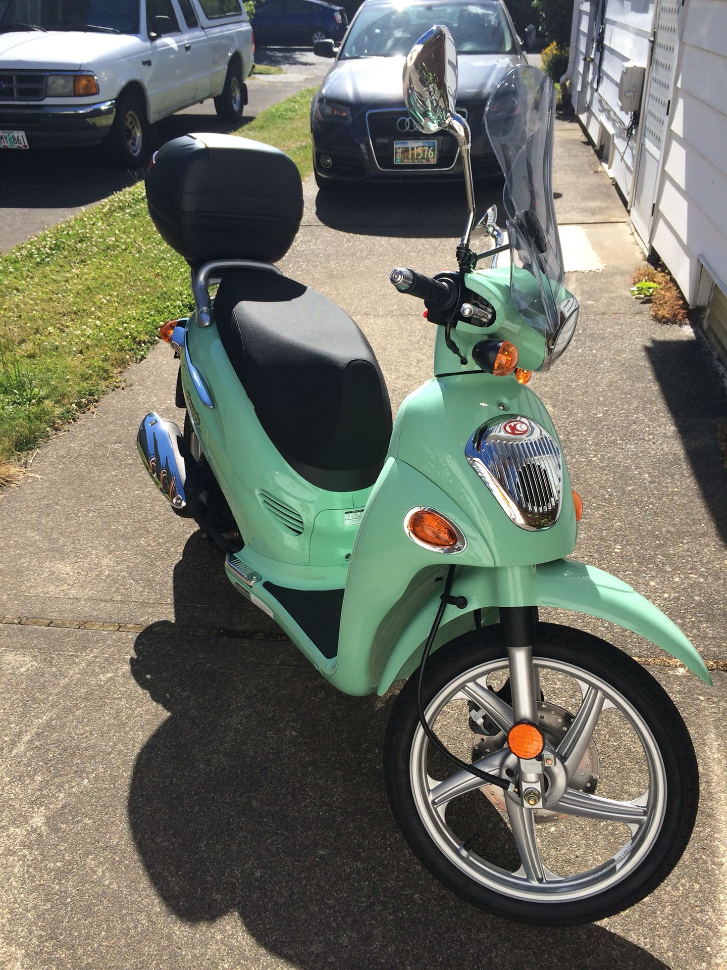Kymco People 150 scooter