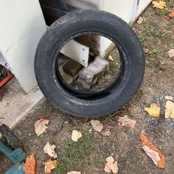 205/60/16 Tire ÃŽn Excelent Condition