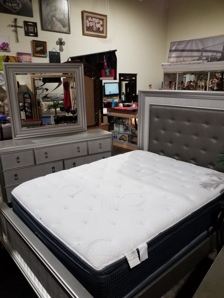 Diva Queen Bedroom Set W/Dresser, Boxspring, & Mattress (FREE LOCAL DELIVERY!!!)