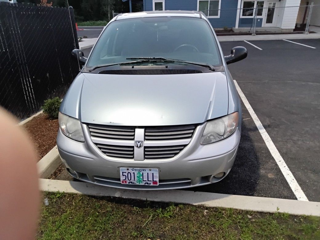 2005 Dodge Caravan
