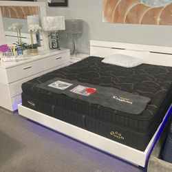 Led Bedroom Set! $1,899! Easy Financing! 🩶☎️🚨 