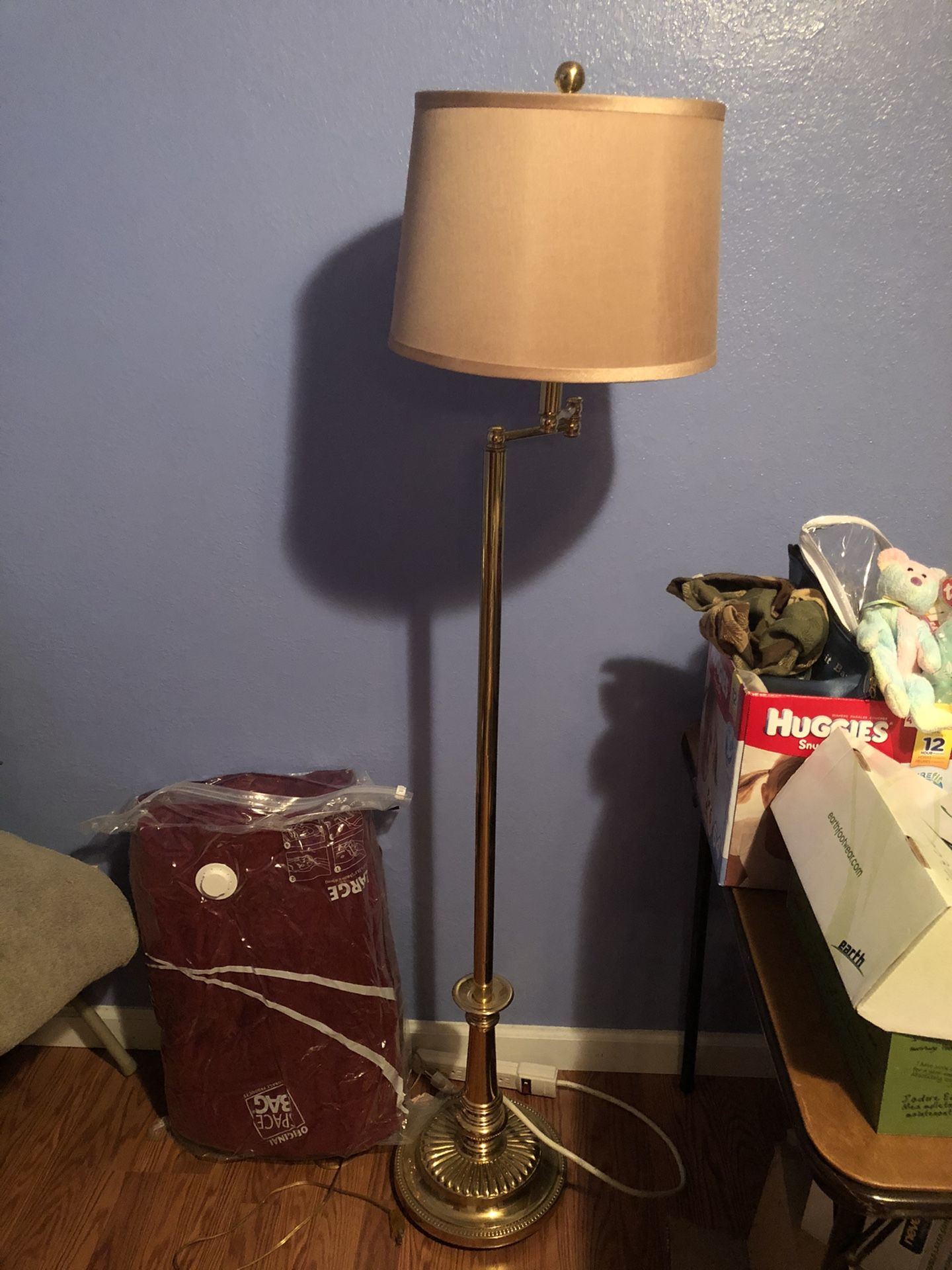 Floor lamp