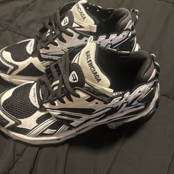 Balenciaga track runner