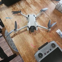 Dji Mini 4 Pro Fly More Combo