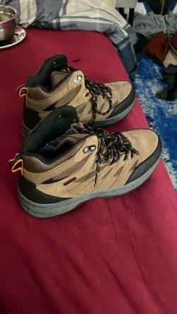 denali hiking boots US8