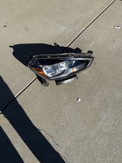 Nissan Sentra 2016-2019 headlight passenger side