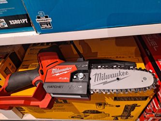 Milwaukee M12 FUEL Hatchet Pruning Saw