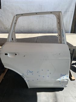 2011-2017 PORSCHE CAYENNE RIGHT REAR DOOR PANEL OEM