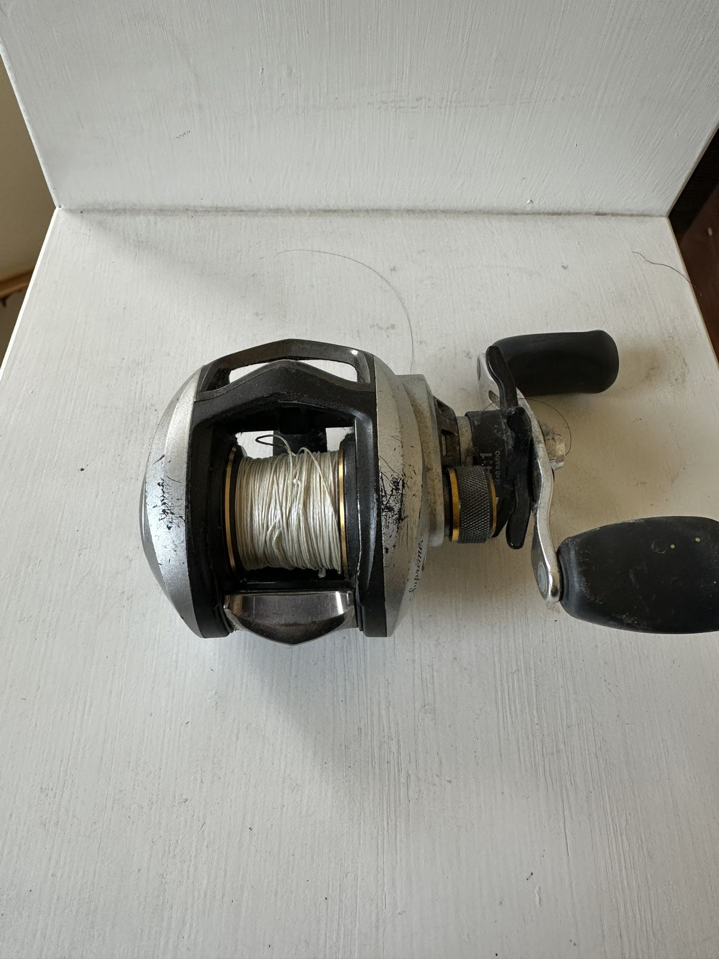 Pflueger Supreme Bait caster