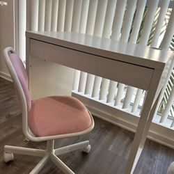 Childs chair,pink