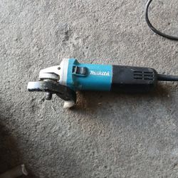 Mikita Angle Grinder 4 1/4 Wheel Sjze
