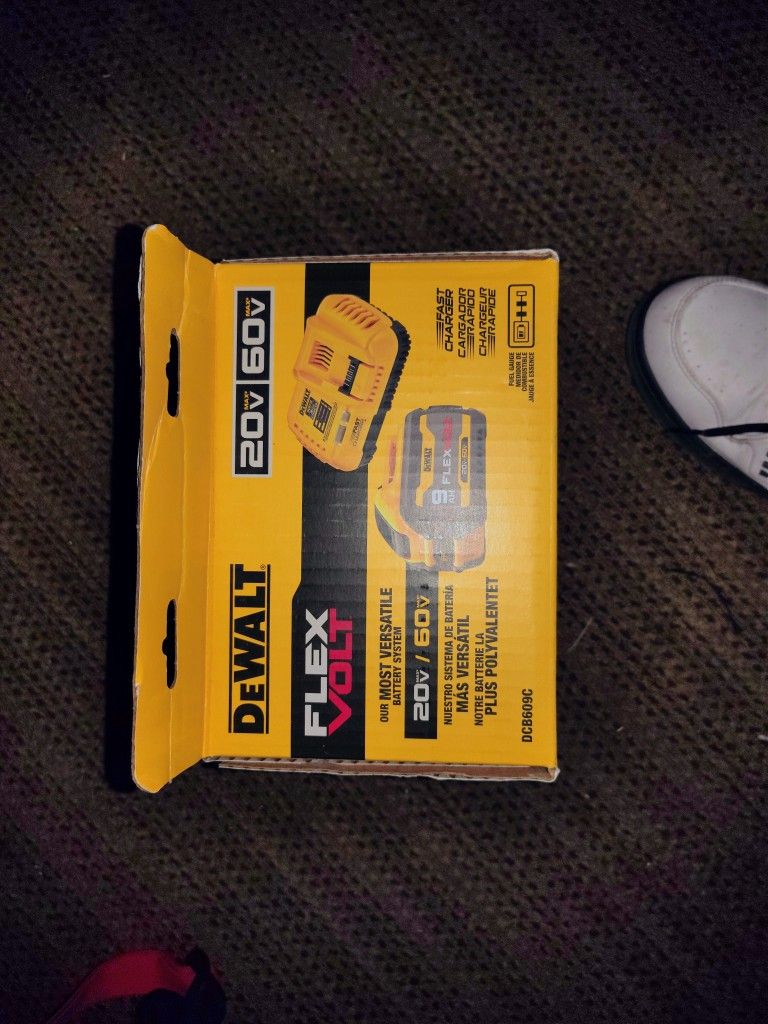 DeWalt Flex Volt 9ah Battery + Charger