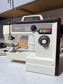 SEWING MACHINE