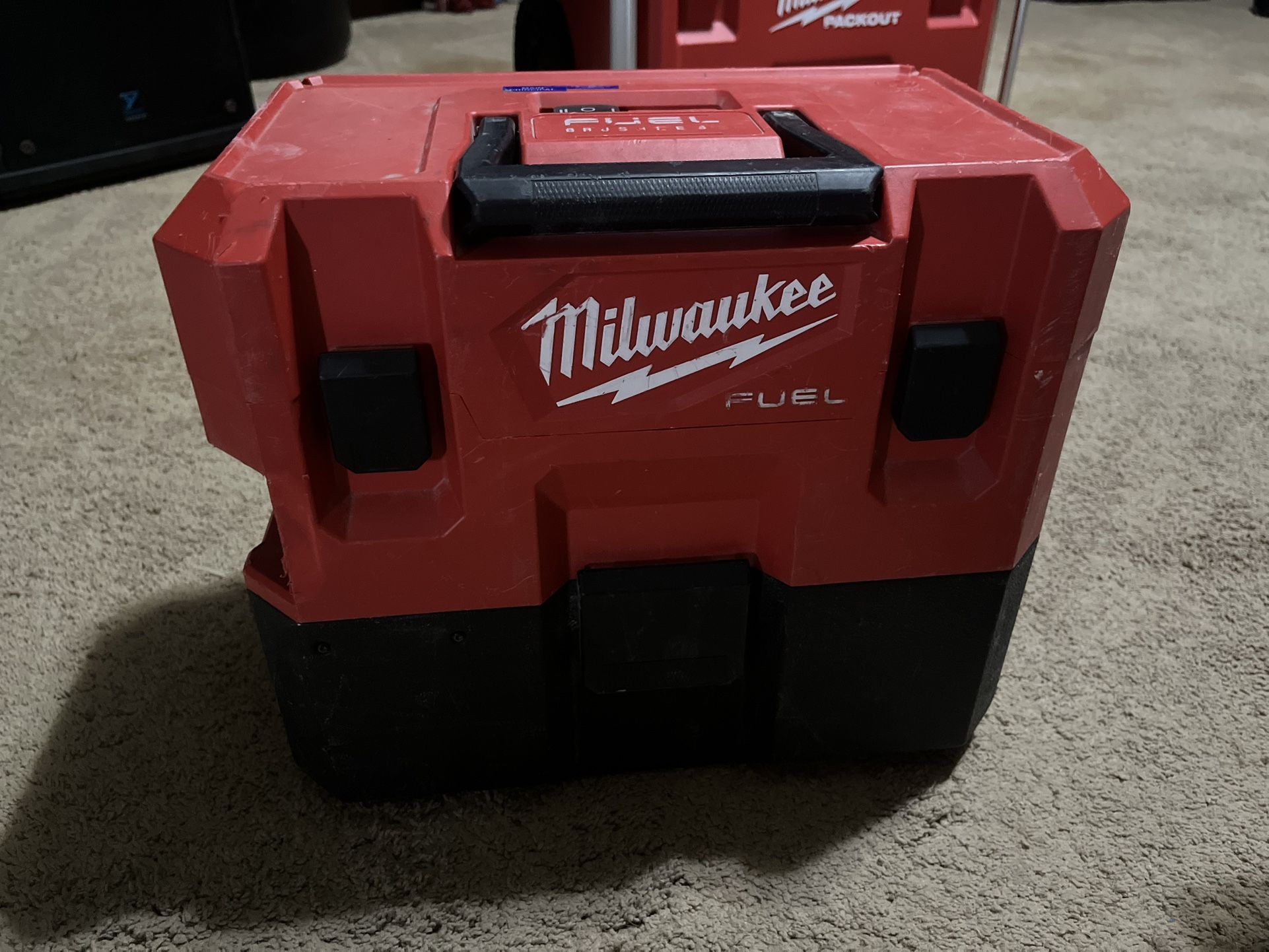 Milwaukee M12 Vacuum
