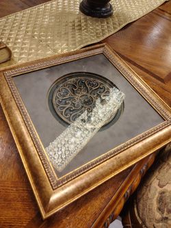 2 decor wall pictures in spring hill