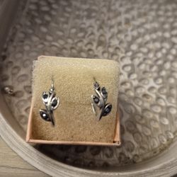 VINTAGE MARCASITE HUGGIE HOOPS IN STERLING SILVER 