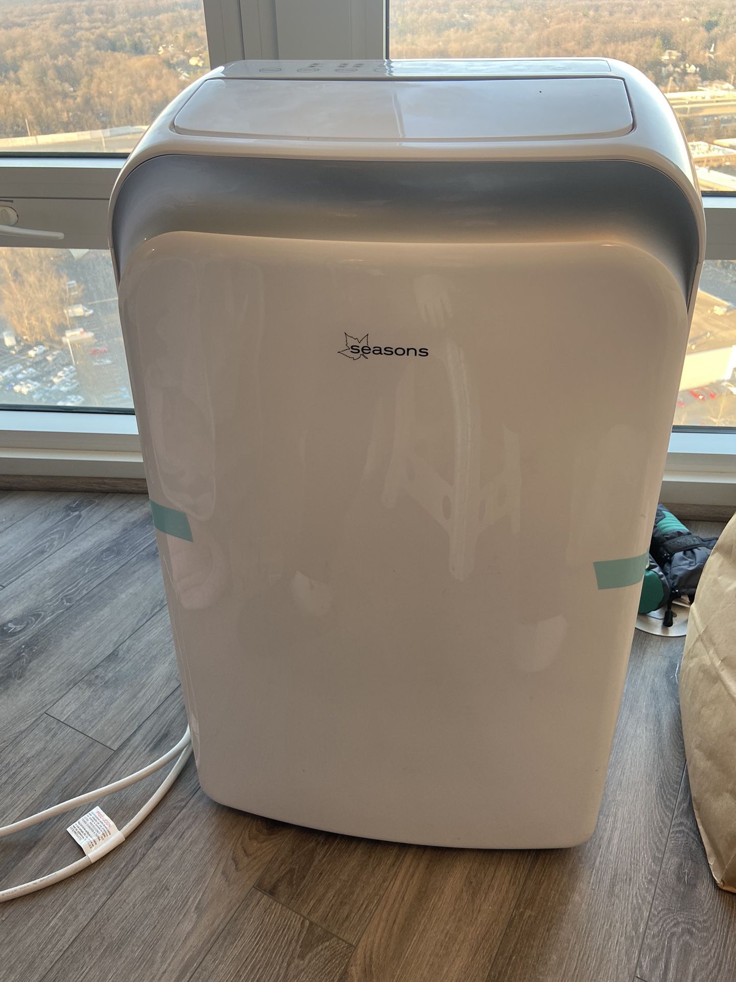 Seasons Portable AC and heater Unit
