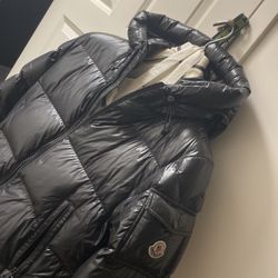 Ecrin Moncler Size 2 Great Condition Very Warm 