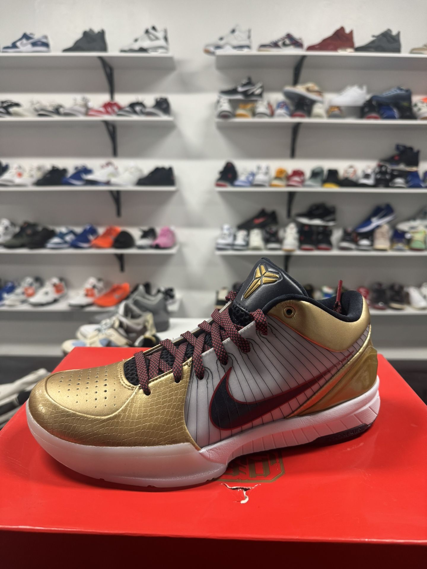 Kobe 4 Gold Medal
