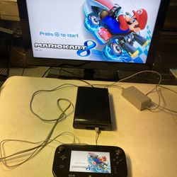 Nintendo Wii U 32GB Console system with pad, cord and charger