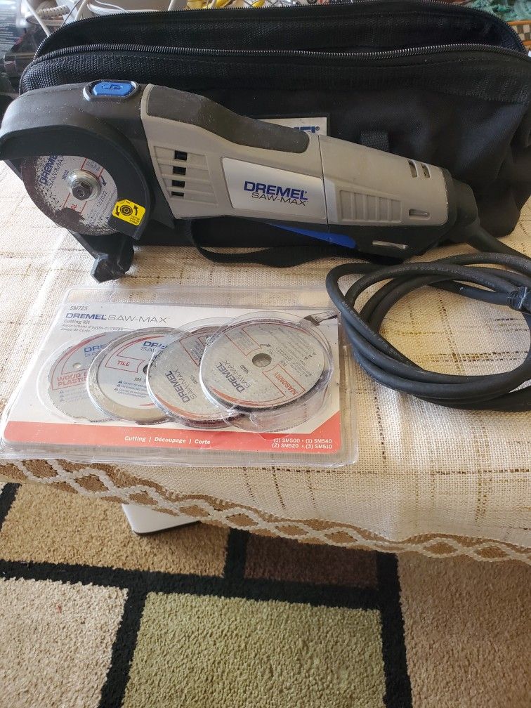 Dremel F013sm2000 max With Some Blades