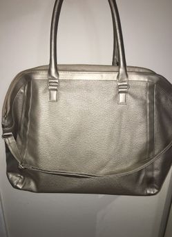 Big bag great for traveling brand new!!! No bands