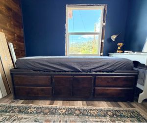 Twin bed