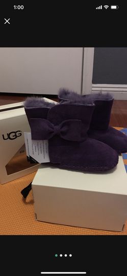 Baby UGG size 4/5 Super Cute N Warm