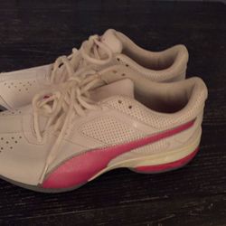 Puma Women’s Tazon 6  188424 01 White Casual Shoes Sneakers Size 7 1/2     In Box