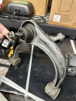 2007 Toyota Tacoma upper Control arms