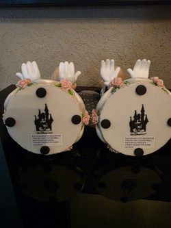 Mickey and Minnie Mouse wedding figures
