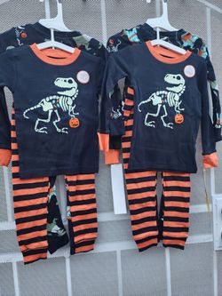 Toddler set of 2 pajamas 18months, 2T