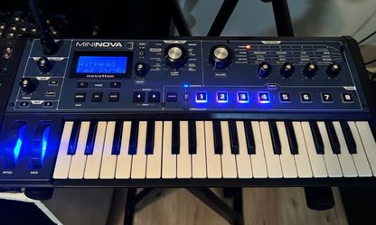 Novation MiniNova Synthesizer Vocoder with mic