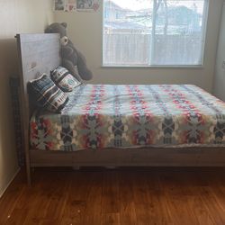 California King Size Bed With Full Set
