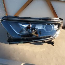 2017 - 2021 HONDA CRV CR-V LEFT HEADLIGHT DRIVER SIDE HALOGEN GENUINE USED OEM.  XX2