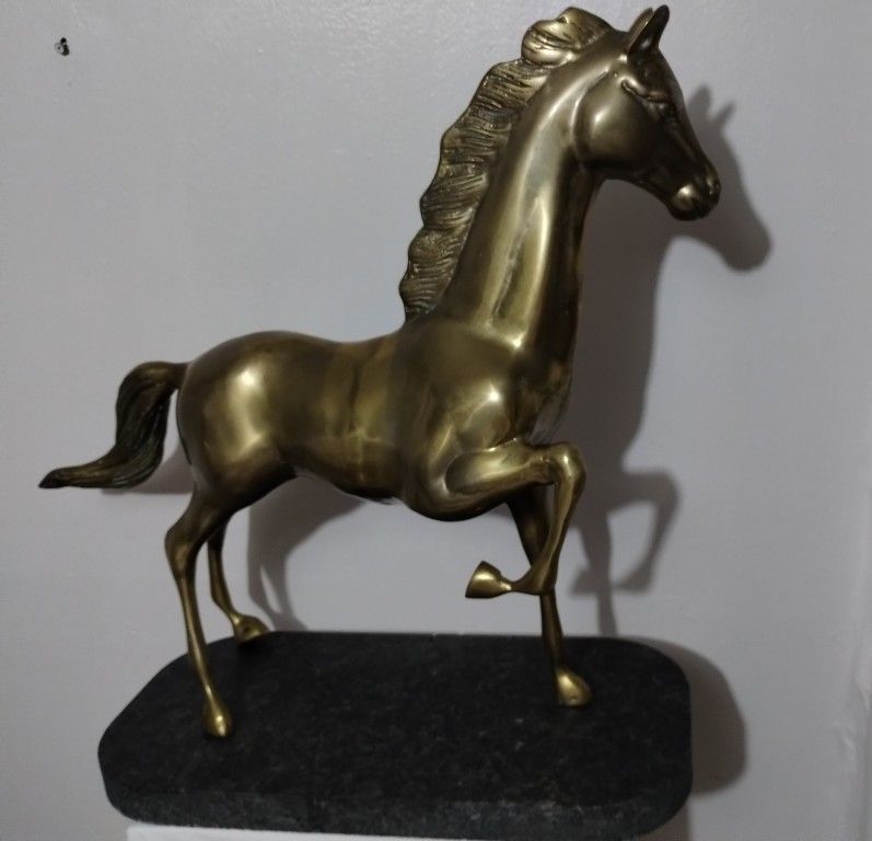 MID CENTURY - VINTAGE HOTSE STATUE / SCULPTURE 25"×18"×8"