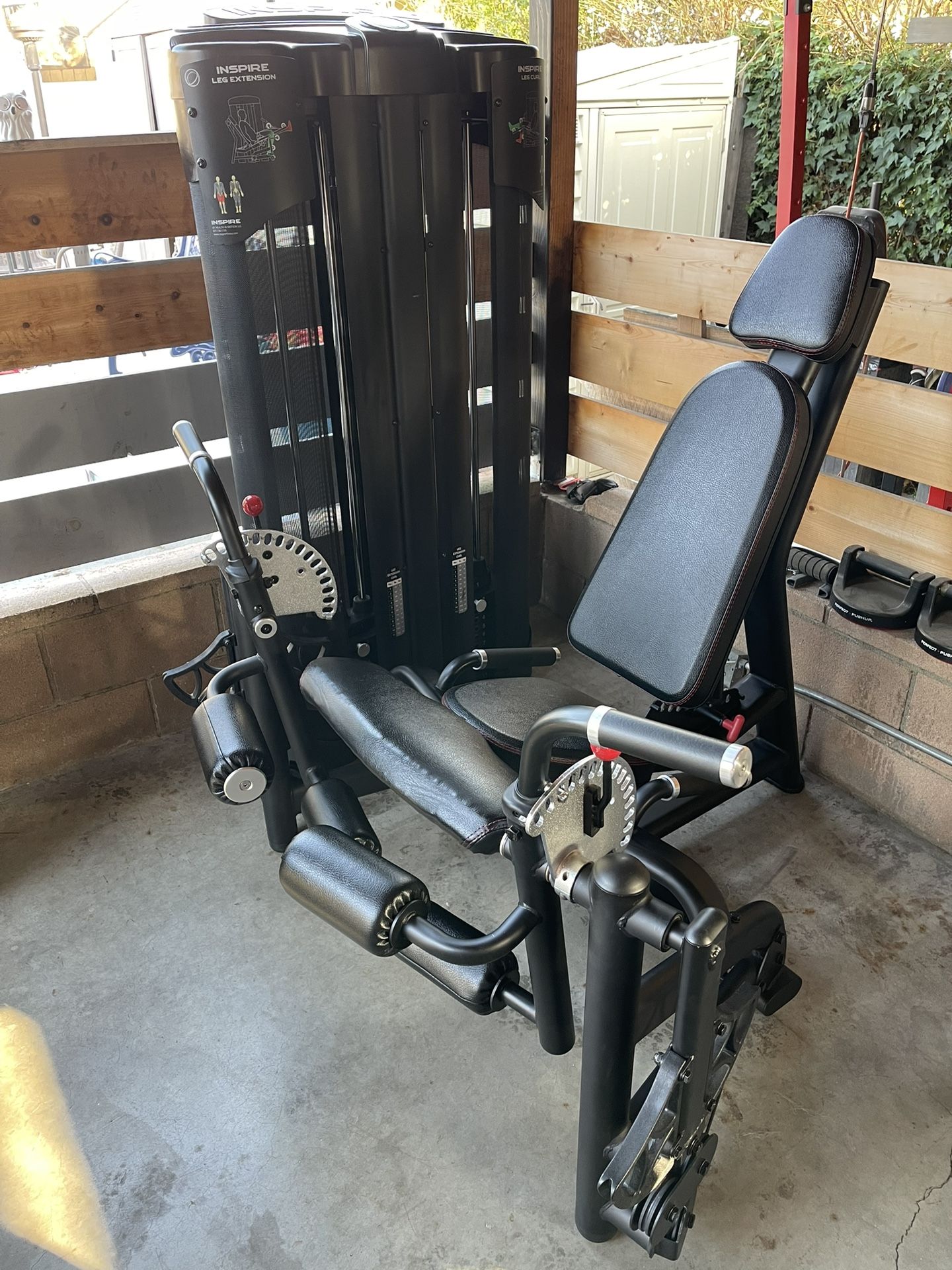 Leg Extension And Curl