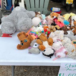 Huge Stuffed Animal Lot