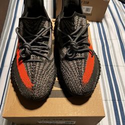 2023 Yeezy Boost 350 V2 ‘Carbon Beluga’