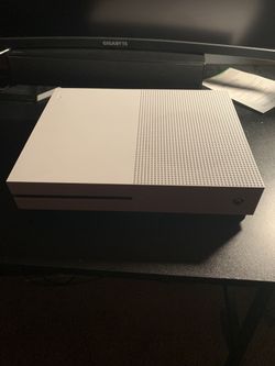 Xbox One S With Controller