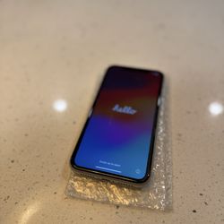 iPhone 11 - works great - racked rear class