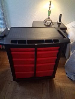 Rubbermaid Commercial FG773488BLA Five Drawer Tool Box 