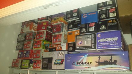HUGE NASCAR COLLECTION TOTAL OF 85 PIECES 1 24 SCALE TONY STEWART DALE JR KASEY KAHNE JOEY LOGANO ETC