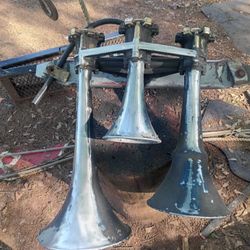 Train Hornes From The 50 S. They Do Work And Looked Them Up And The Go From 5000 And Up  So Make Offer I Will Do Trades Also  Thanks