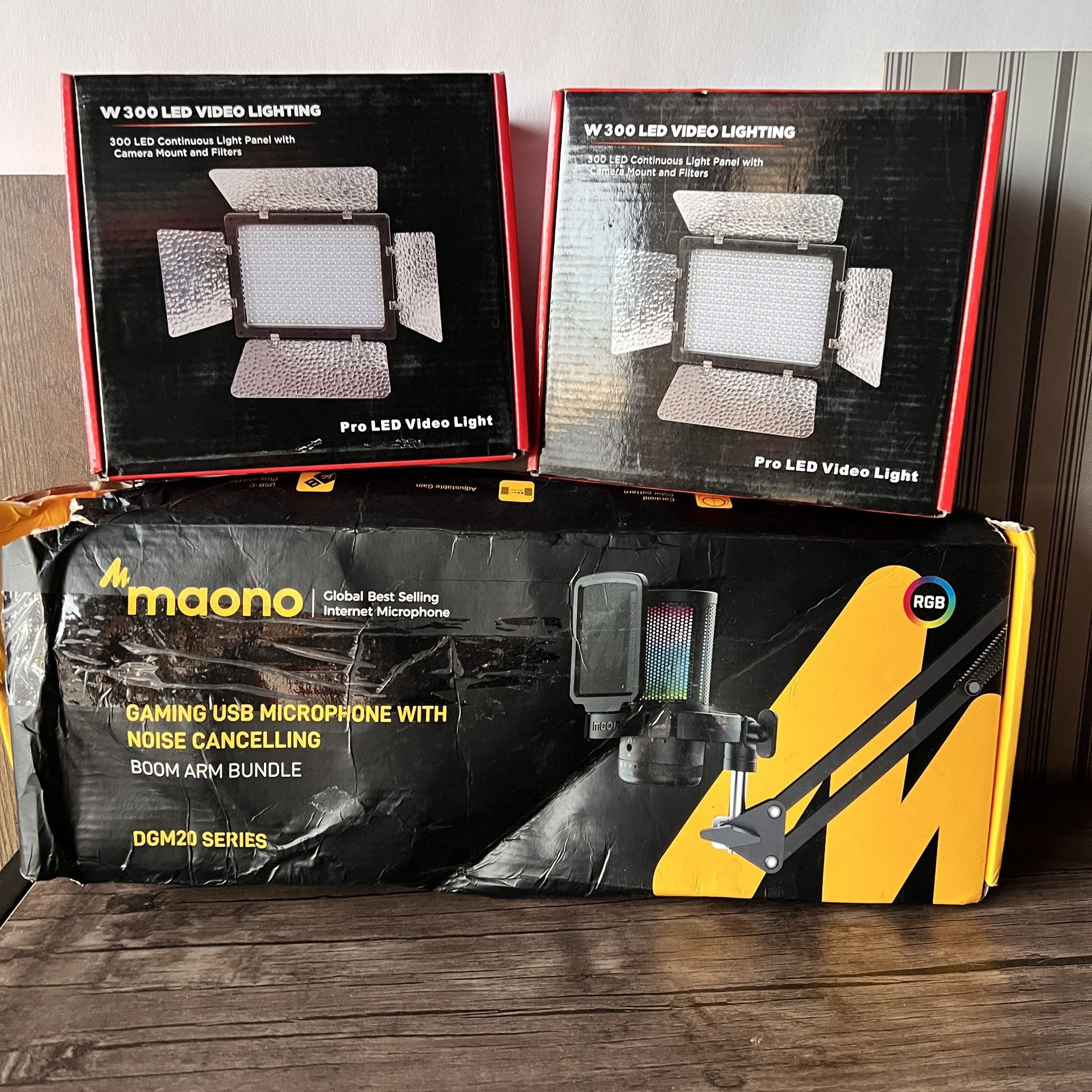 Vlogging Gaming kit - Microphone - 2 LED video Lights - Christmas Gift - Videography YouTube TikTok Twitch