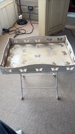 Butterfly tray